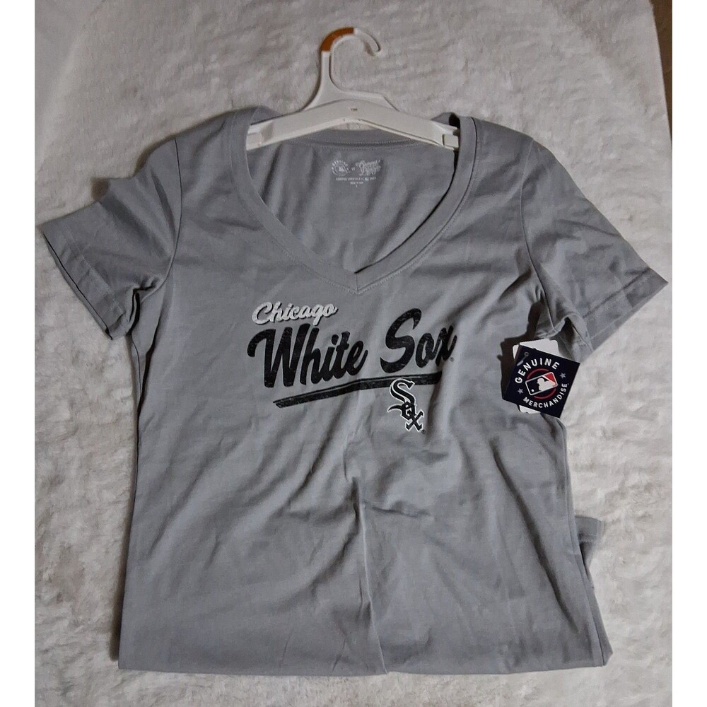 MLB Chicago White Sox sz small vneck